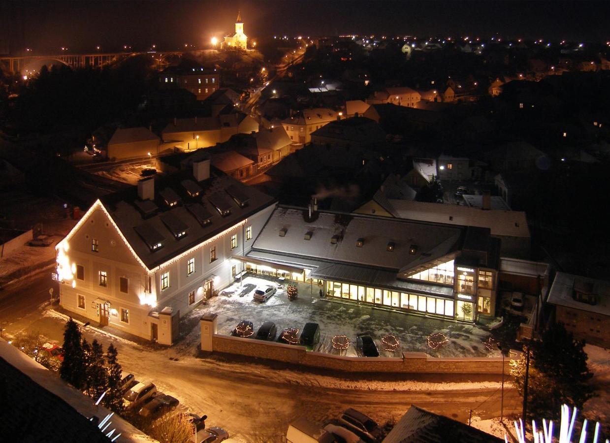 Hotel Gizella And Restaurant 3*