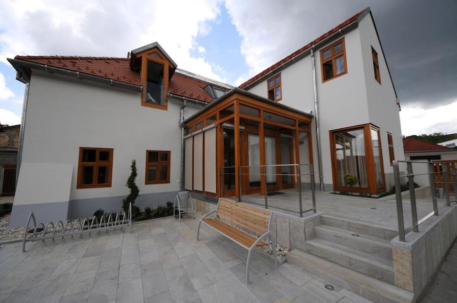 Hotel Gizella And Restaurant 3*