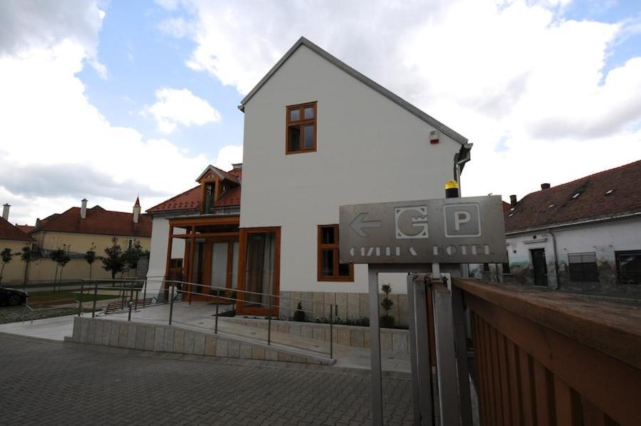Gizella And Restaurant Hotel Veszprém
